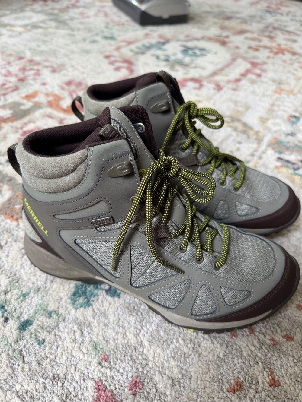 Merrell Women’s NWOT Gray and Olive Green Lace-Up Hiking Boots